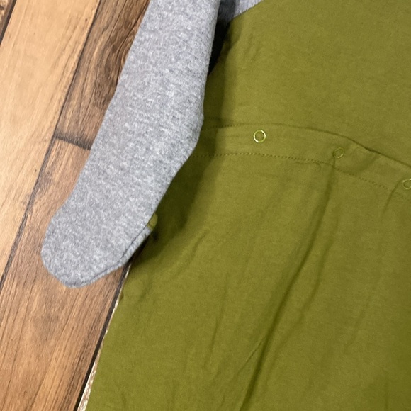 Robeez Dino 🦖 onsie with rollable feet and hands - Picture 16 of 16